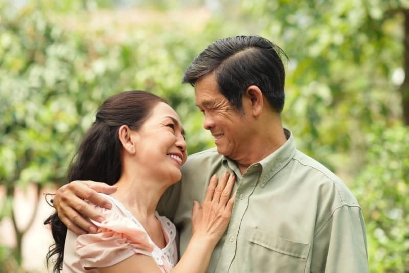 Vợ chồng chú Thành - cô Mai
